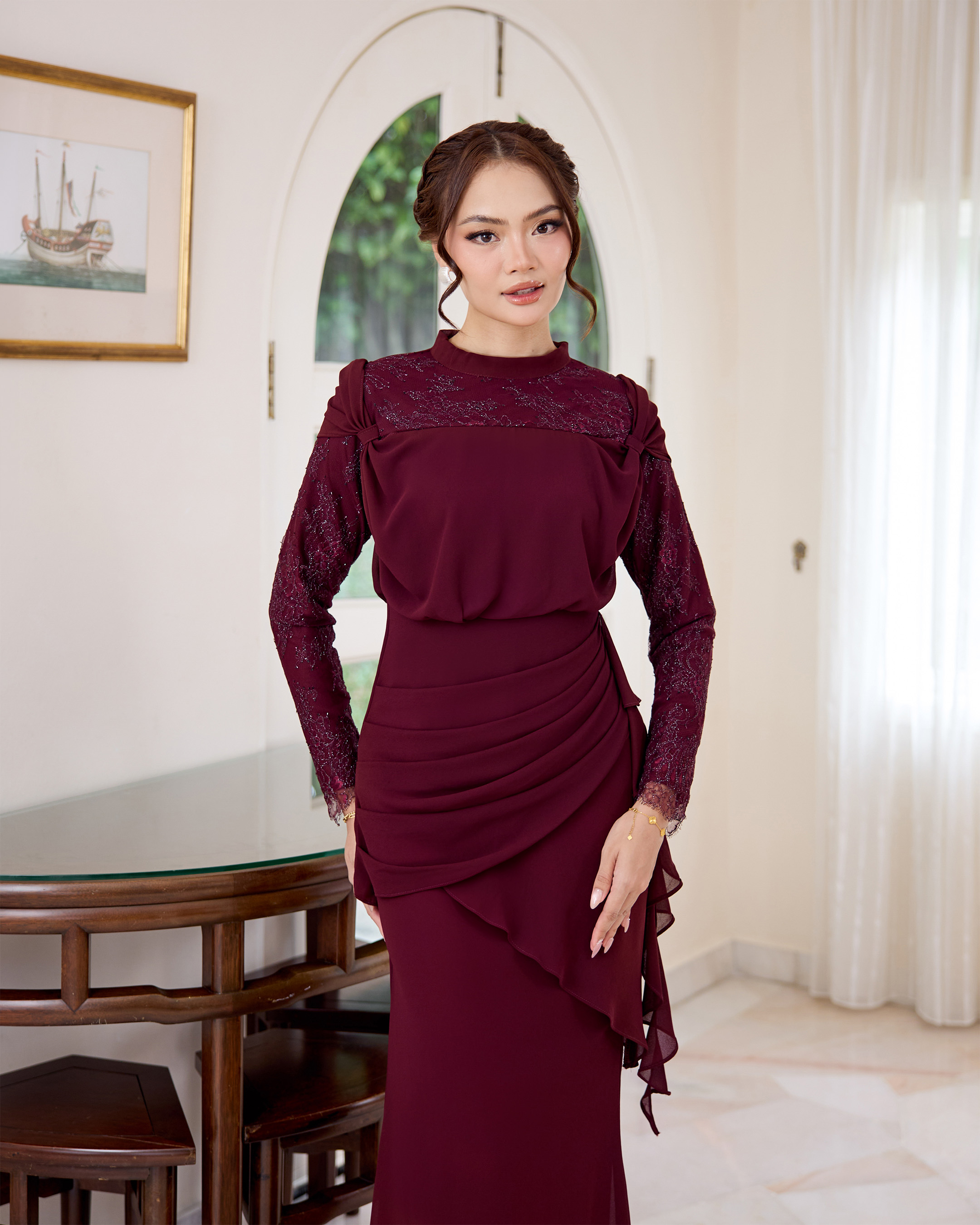 Lorraine - Dark Wine