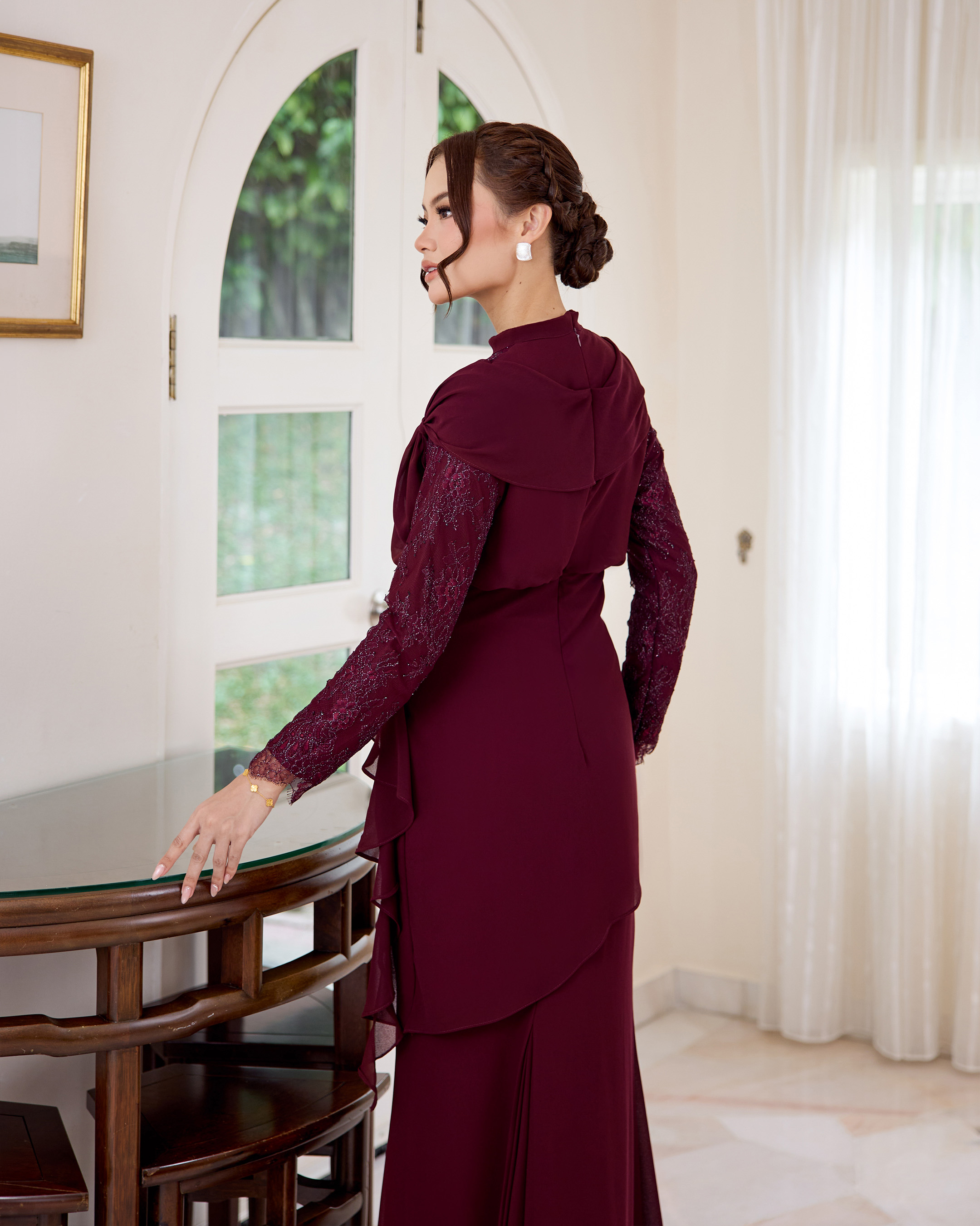 Lorraine - Dark Wine