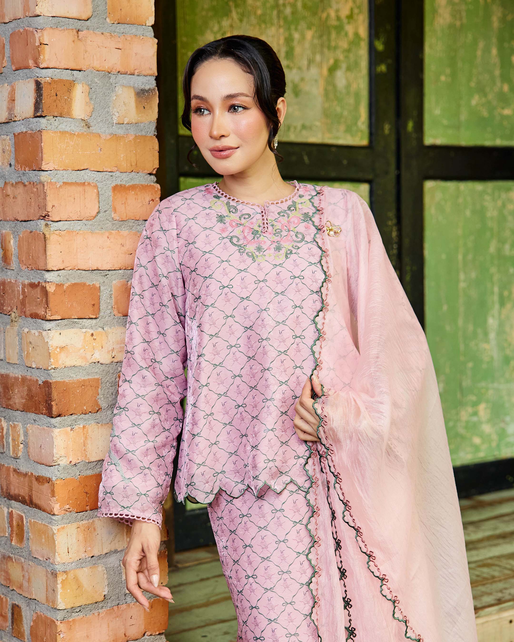 (PRE-ORDER) Adiratna - Strawberry Matcha