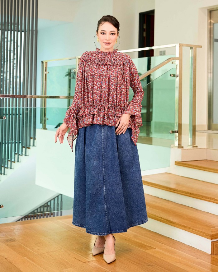 Elowyn - Crimson Charm