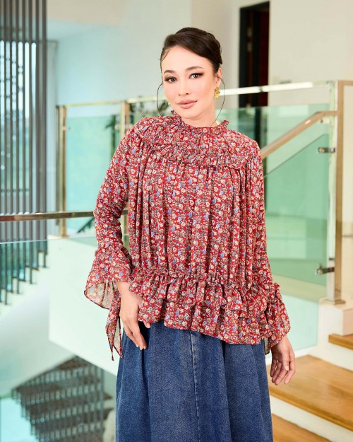 Elowyn - Crimson Charm