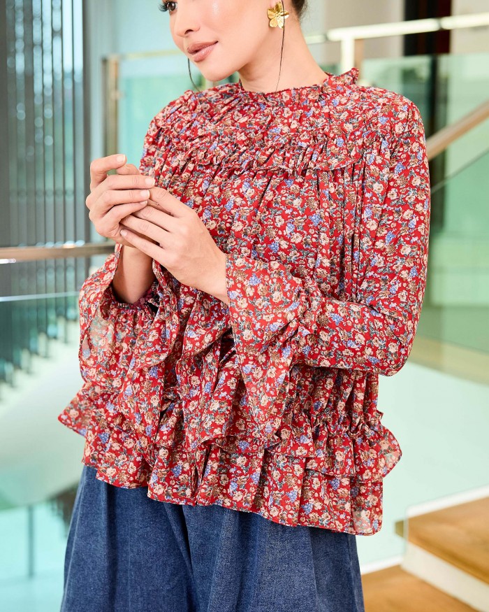 Elowyn - Crimson Charm