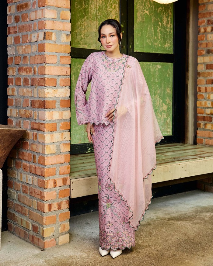 (PRE-ORDER) Adiratna - Strawberry Matcha