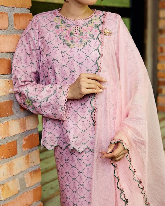 (PRE-ORDER) Adiratna - Strawberry Matcha