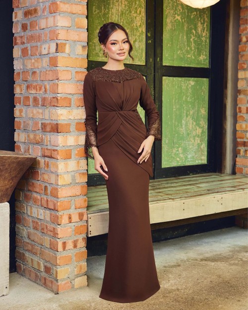 (PRE-ORDER) Pauline - Rich Brown