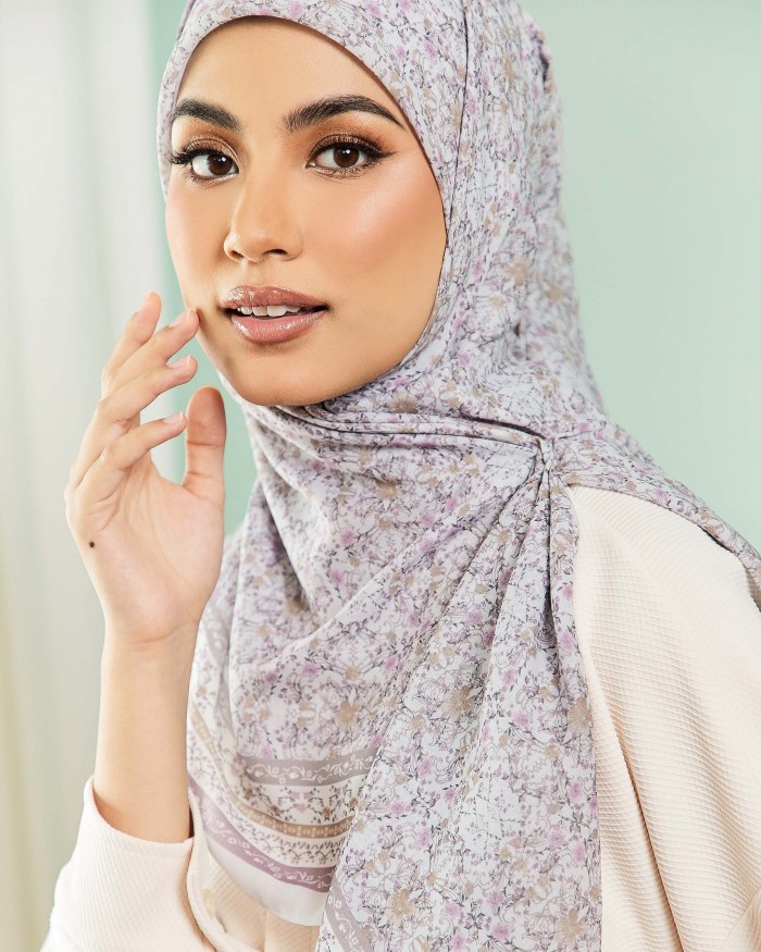 Samira in Pale Purple