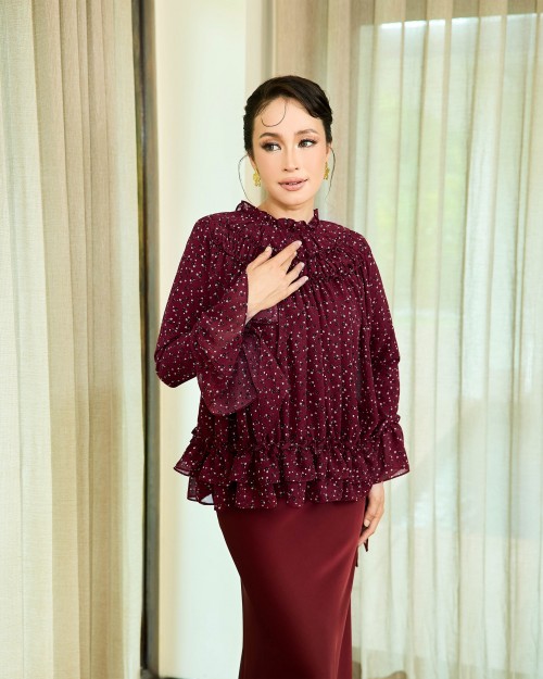 Elowyn - Scarlet Shadow  Elowyn - Scarlet Shadow