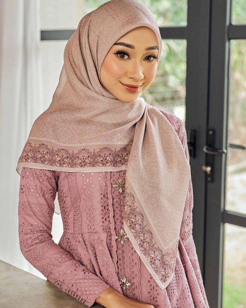 Seroja in Dusty Mauve