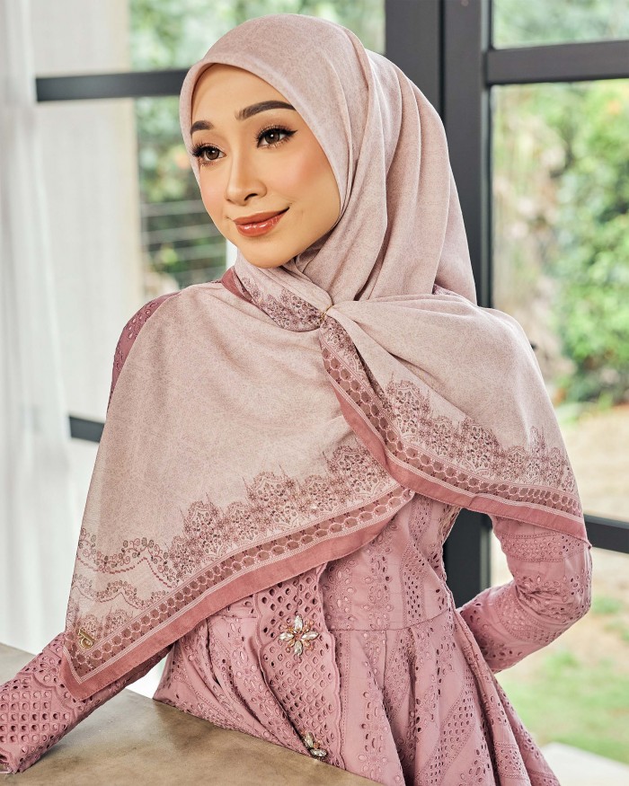 Teja in Dusty Pink