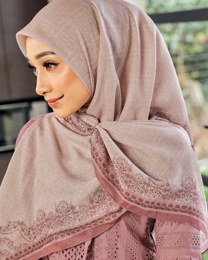 Teja in Dusty Pink