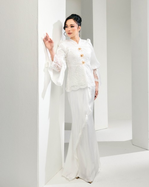 Carolyn - Pearl White