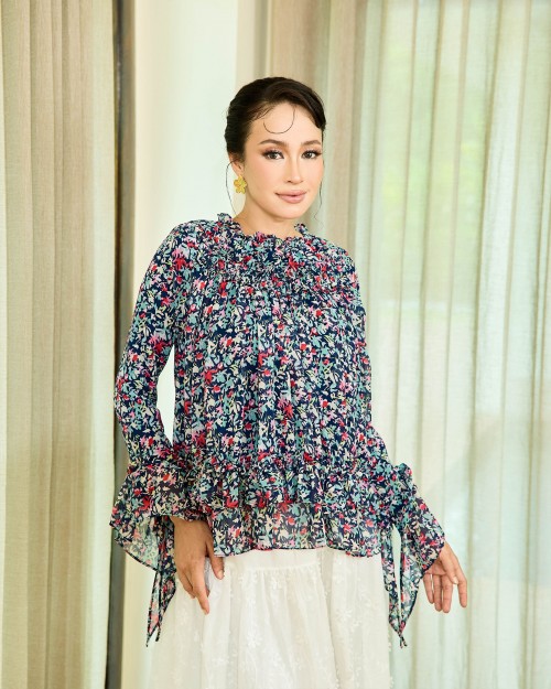 Elowyn - Moonlight Garden  Elowyn - Moonlight Garden